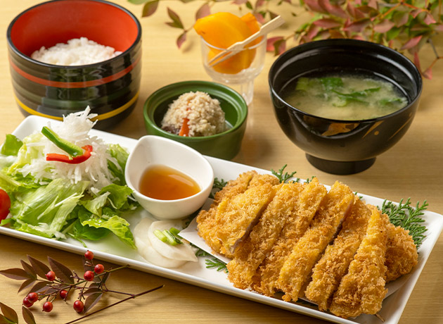 能登豚かつれつランチ